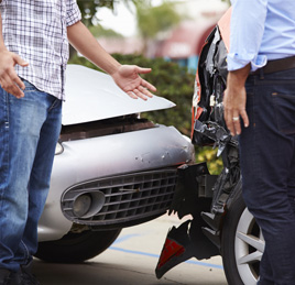guys argue after car accident CarCam Ultra